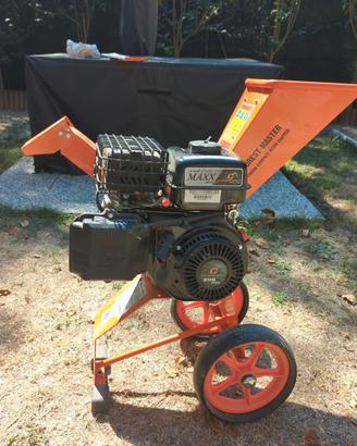 Cippatrice trita legno 4 tempi a benzina 208cc 6hp