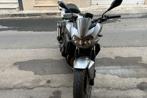 Moto Z750 con treno di gomme nuove