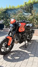 Trident 660