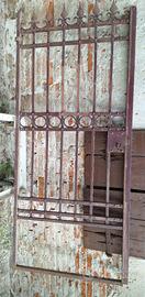 Cancello antico in ferro battuto