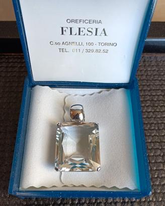 CIONDOLO CON CORNICE IN ORO BIANCO E INCASTONATO T