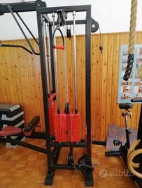 Combinata a 4 lati con lat machine, pulley, tricip