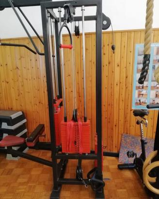 Combinata a 4 lati con lat machine, pulley, tricip