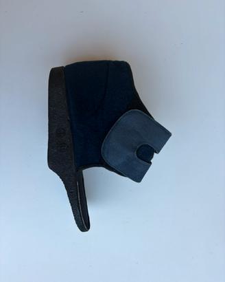 Scarpe ortopedica post operazione