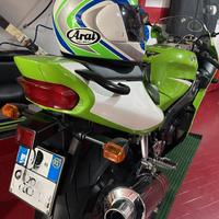 Kawasaki Zx7r - Model code zx750P.  Ultima serie.