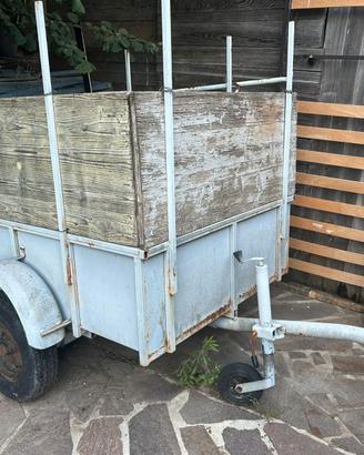 Carrello robusto con gancio traino 