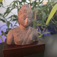 Busto Buddha in pietra composita con base in legno