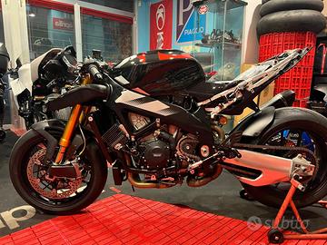 Aprilia rsv4 1100 factory 26