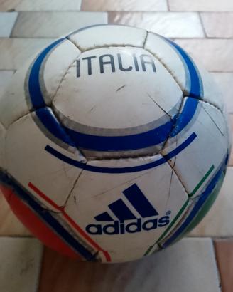 Pallone da calcio Adidas, taglia 5