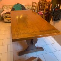 tavolo In legno più 6 sedie