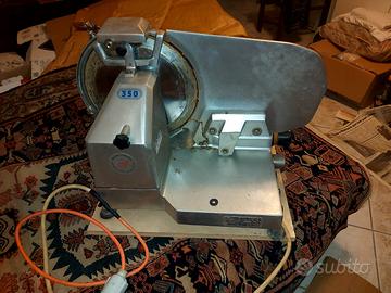 AFFETTATRICE PROFESSIONALE