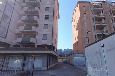 Immobile in asta di 103 m² con 3 locali e box auto
