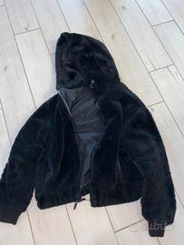 Pellicciotto Bershka nero con cappuccio