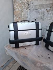 Givi trekker due trk33 e due trk46. 