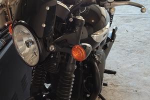 Triumph Bonneville T100 Total Black 