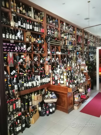 Enoteca con cantina