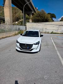 Peugeot 208 Neopatentati