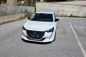 Peugeot 208 Neopatentati