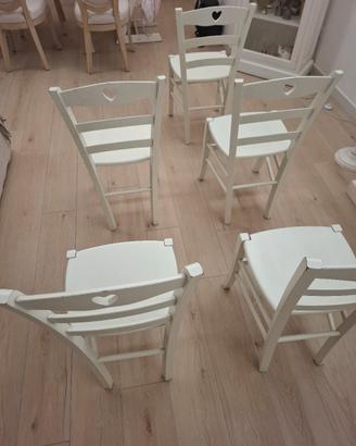 Sedie in legno bianche