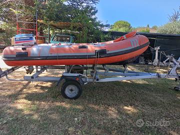 Gommone con motore +carrello