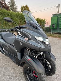 Tricity 300 (no patente moto)