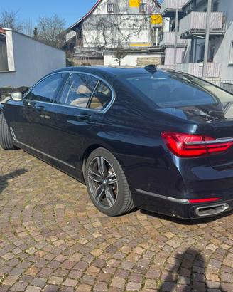 BMW 750i xDrive 2018 Full Optional Cerchi G20/21