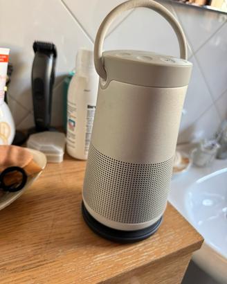 Bose SoundLink Revolve+ II con base di ricarica