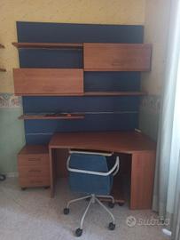 Postazione studio completa – scrivania, pensile, c