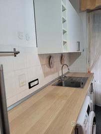 Cucina lineare completa di Frigo e Cucina a gas