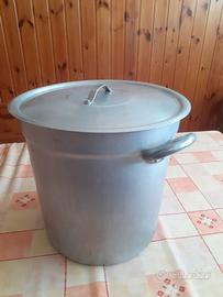 Pentola di alluminio con coperchio