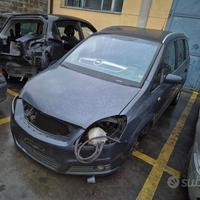 Opel Zafira B 2009 Demolita - Per Ricambi