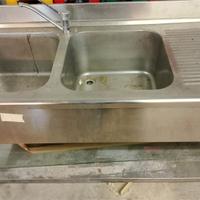 lavandino con doppia vasca e sgocciolatoio