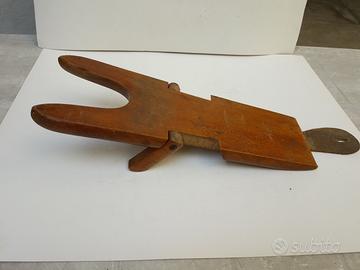 Levastivali in legno vintage