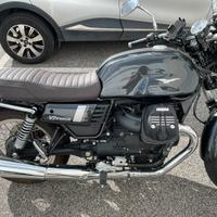 Moto Guzzi V7 III Stone Special 2020