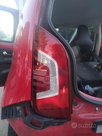 Fanale posteriore sinistro VOLKSWAGEN UP! del 2016