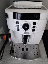 Macchina caffè automatica De Longhi