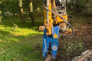 A316- PINZA PER POSIZIONARE PALI