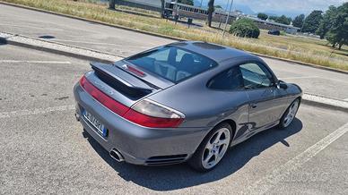 PORSCHE CARRERA 4s