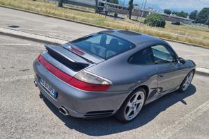 PORSCHE CARRERA 4s