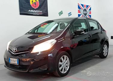 Toyota Yaris 1.0 benzina 5 porte - 2012