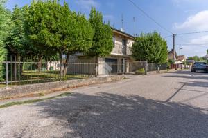 PORZIONE DI BIFAMILIARE A RIVA DEL PO
