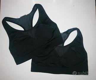 Due reggiseni sportivi Decathlon