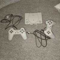 PlayStation 1 classic mini con due joystick . 