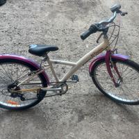 Bicicletta B Twin misura 24