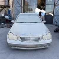Ricambi Mercedes-Benz C200 CDI 143cv del 2003