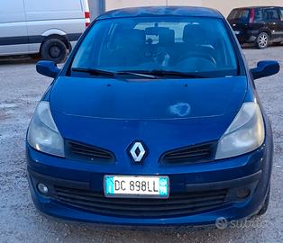 Renault Clio 1.4 GPL (2006)