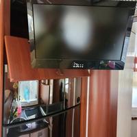 Televisore 15.6" Moove 12v con piastra a scomparsa