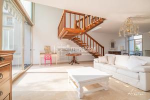 Appartamento luminoso su due livelli in zona Villa