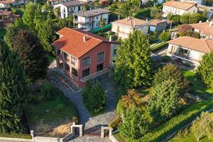 Vergiate - imponente villa