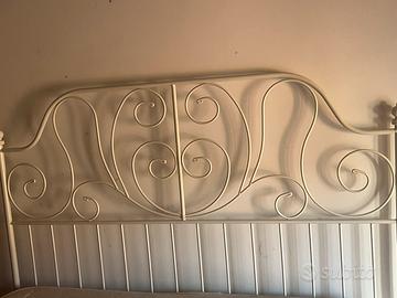 Letto laccato in ottone